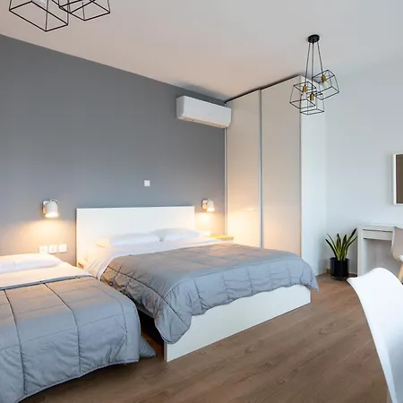 Boutique Near Airport Apartment *